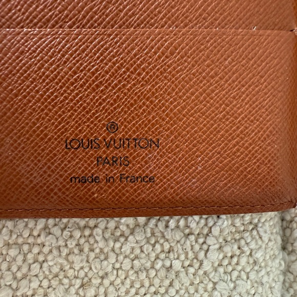Rare! Louis Vuitton wallet/passport holder - Picture 3 of 11